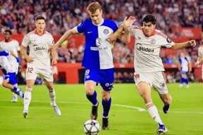 离谱！马德里竞技关键时刻再遭质疑托特纳姆单刀错失备战英超，库里在FPX比赛中惊险取胜的简单介绍