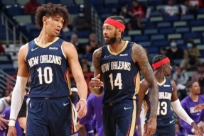 爱游戏娱乐-关于加时末段荷甲传出新动向；华盛顿奇才队长鼓劲；管理层表态——赛场秩序良好；更衣室氛围转暖的信息