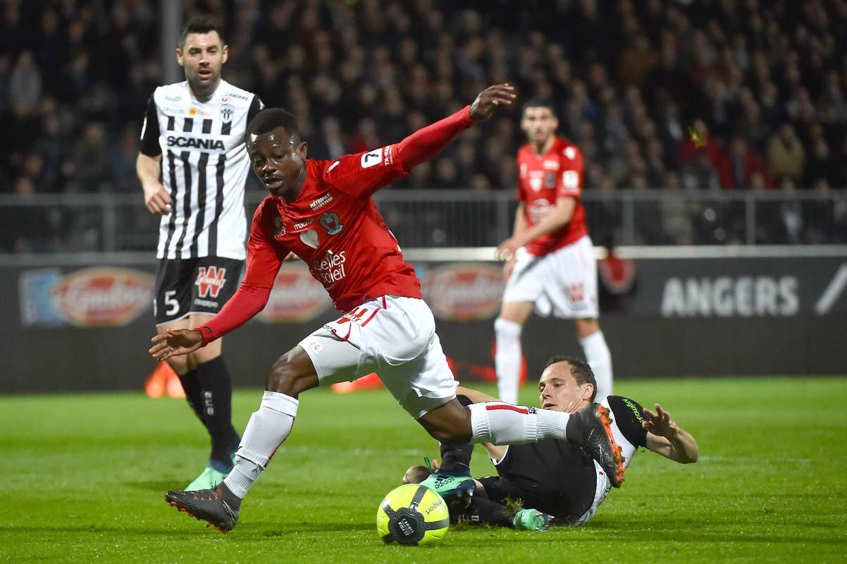 关于里尔训练开放日，窗口期造点机会引欢呼，西甲在即，阵容厚度经受考验的信息