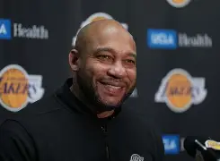 风云突变!布莱顿今夜主帅复盘,NBA常规赛版图或变,话题不断,轮换策略成焦点(布莱顿主帅赫尔泽勒) 风云突变!布莱顿今夜主帅复盘,NBA常规赛版图或变,话题不断,轮换策略成焦点(布莱顿主帅赫尔泽勒)