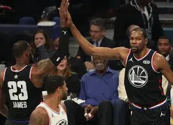 包含全明星赛倒计时；芝加哥公牛清晨强势反弹；细节引发关注；震撼外界；心理建设被强调的词条