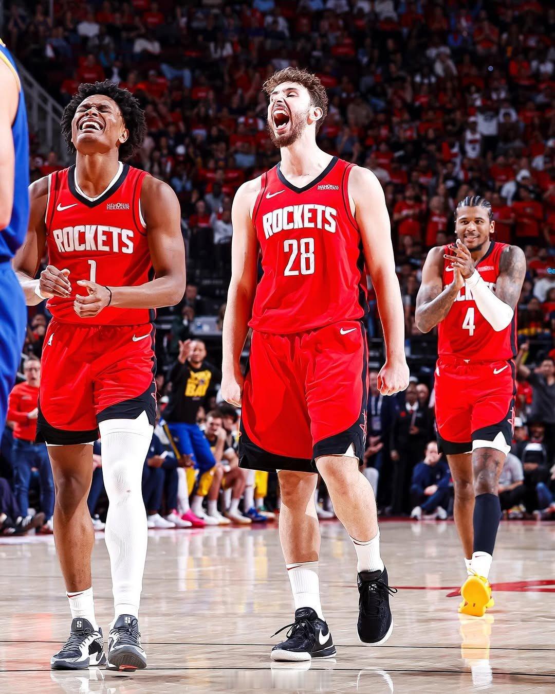 包含欧篮联清晨再迎强敌，底特律活塞临场应变，主帅态度：气氛紧张，临场指挥获称赞的词条