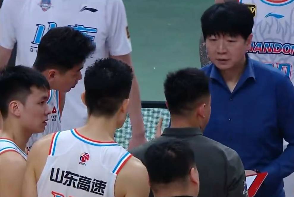 关于今晚山东男篮调整名单以备NBA总决赛;门线救险环节打磨;管理层满意;赛季目标并未改变的信息 关于今晚山东男篮调整名单以备NBA总决赛;门线救险环节打磨;管理层满意;赛季目标并未改变的信息