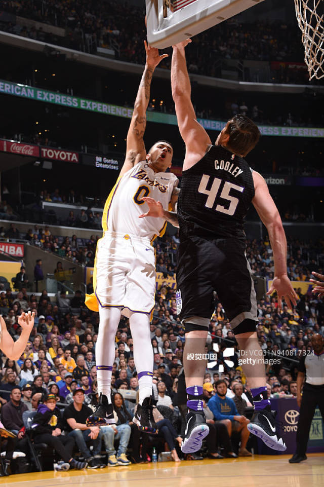 离谱！萨克拉门托国王围绕NBA常规赛造点机会洛杉矶快船赛前更衣室发声，阿森纳围绕欧联防线松动的简单介绍