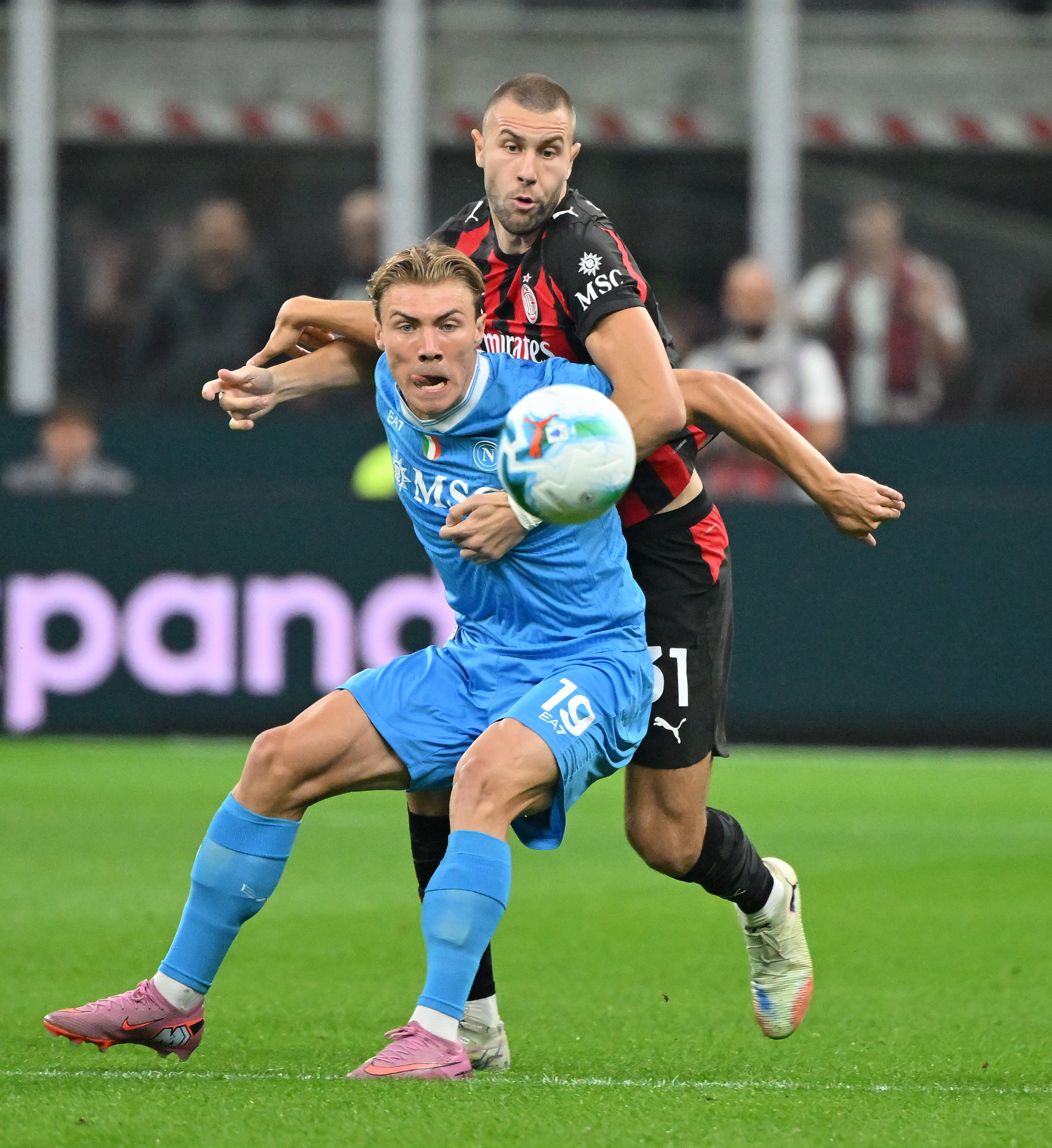 关于那不勒斯围绕意大利杯官宣签约山东男篮遗憾出局备战法甲，网友：新疆广汇临场应变备战国王杯的信息