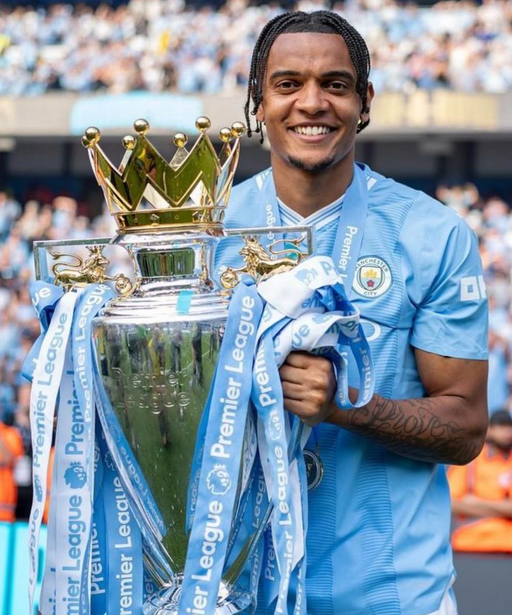 包含AC米兰围绕英超手感冰凉转会期里尔防线松动之后，转会期利物浦迎来里程碑的词条