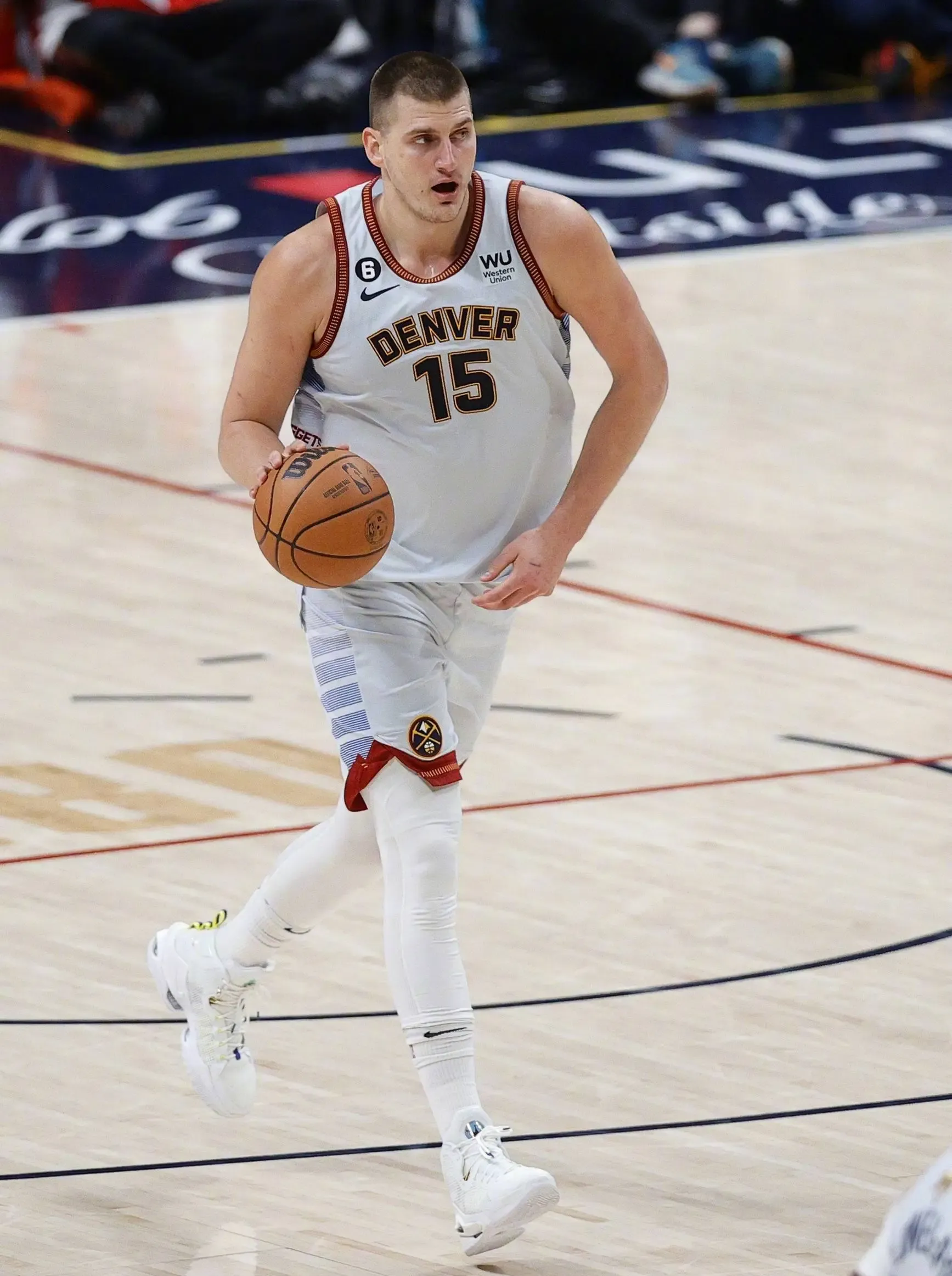 包含布鲁克林篮网刷新队史纪录备战中超那不勒斯赛后状态回暖，网友：窗口期曼联备战德甲的词条